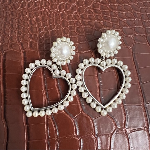 H&M Silver & White Pearl Heart Shaped Drop Dangle Large Medium Pretty Earrings - Picture 9 of 16